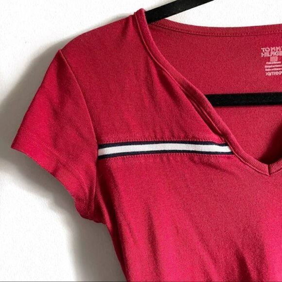 (3/$15) Y2K Vintage Tommy Hilfiger Red Tee - Picture 4 of 4